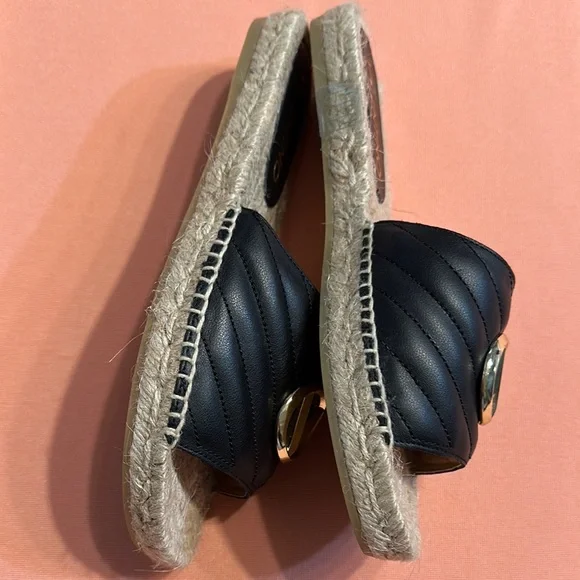 New Valentino Black Slide Sandals. Size 38. - Picture 4 of 8